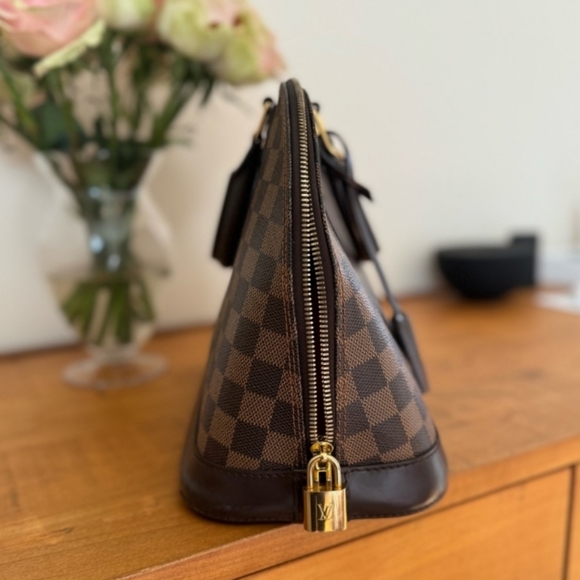 Just Showing - Louis Vuitton Damier Ebene Alma PM - Picture 3 of 15